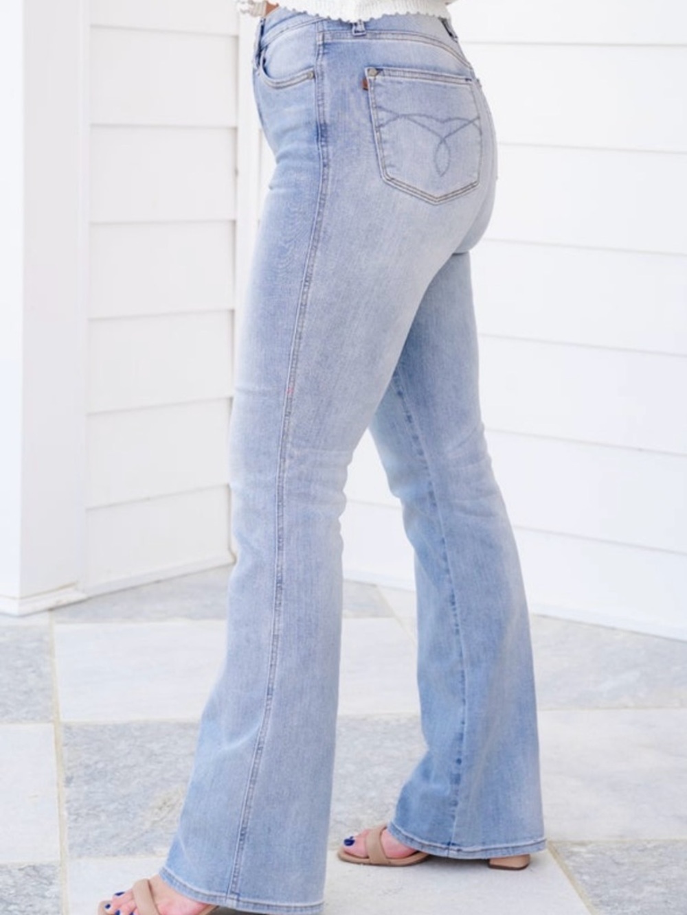 Judy Blue Light Wash Boot Cut Jeans NWT 7/28 30” inseam tummy control - Picture 2 of 16